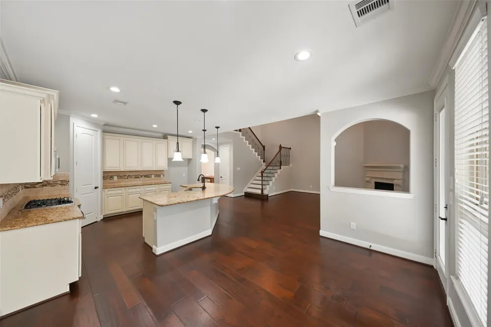 107 Jordans Place Montgomery, TX 77316