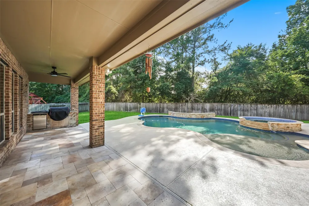 107 Jordans Place Montgomery, TX 77316