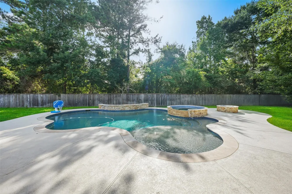 107 Jordans Place Montgomery, TX 77316