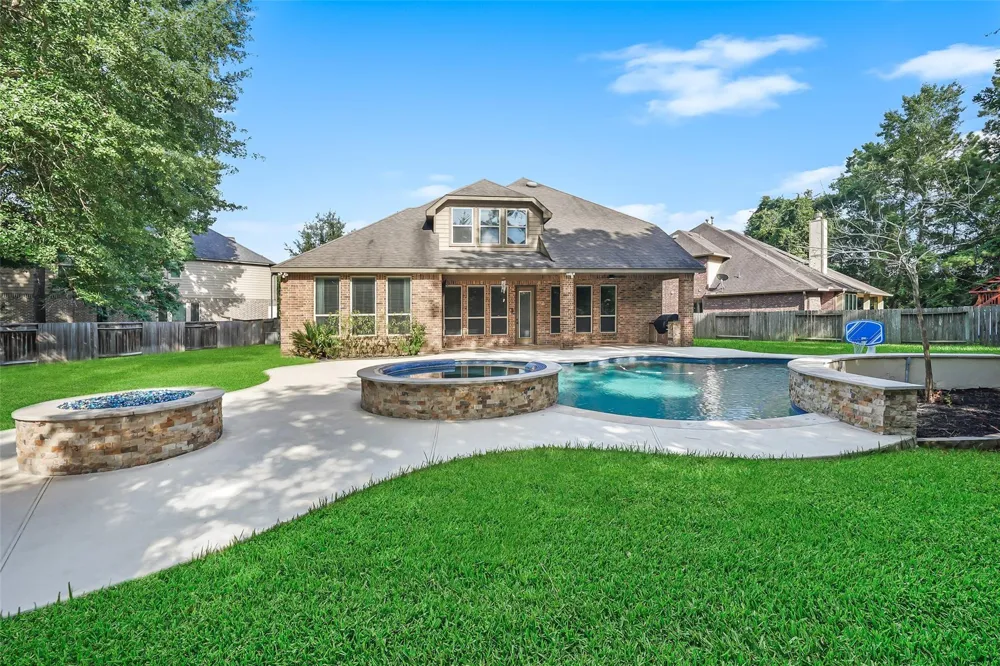 107 Jordans Place Montgomery, TX 77316