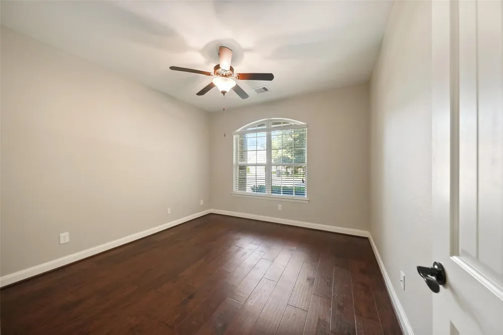 107 Jordans Place Montgomery, TX 77316