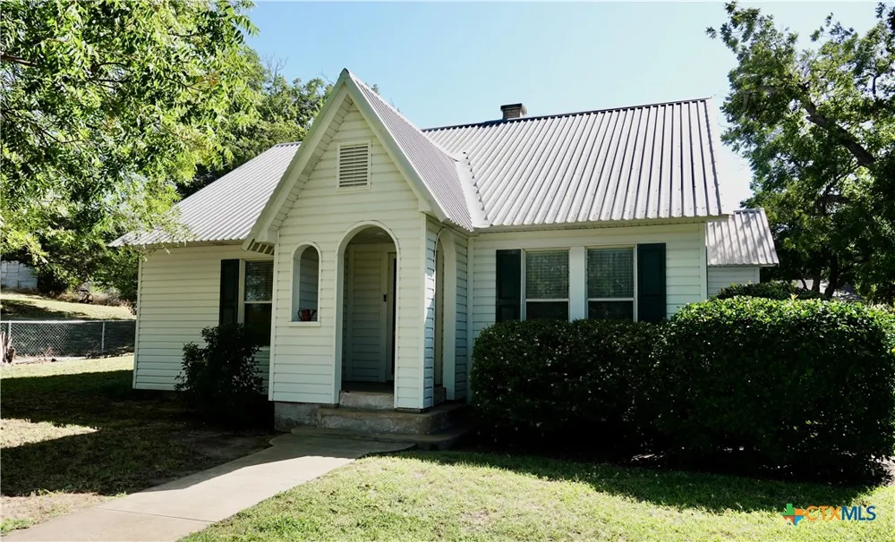 1108 Reilley Goldthwaite, TX 76844