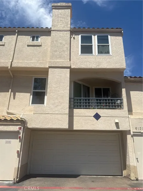 6131 Calle Mariselda