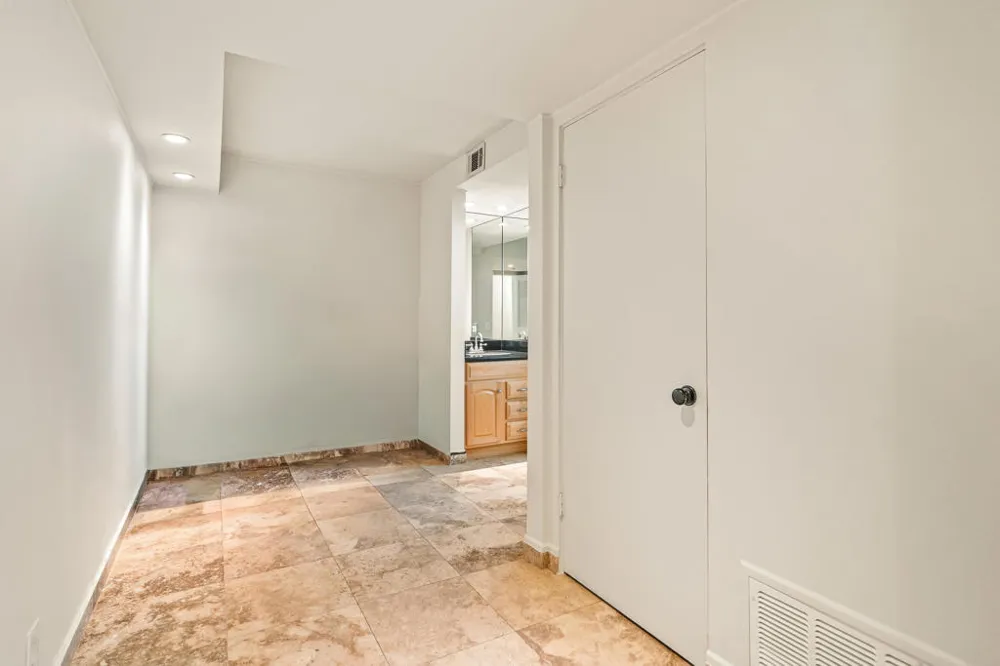 2501 Indian Canyon Drive #603 Palm Springs, CA 92262