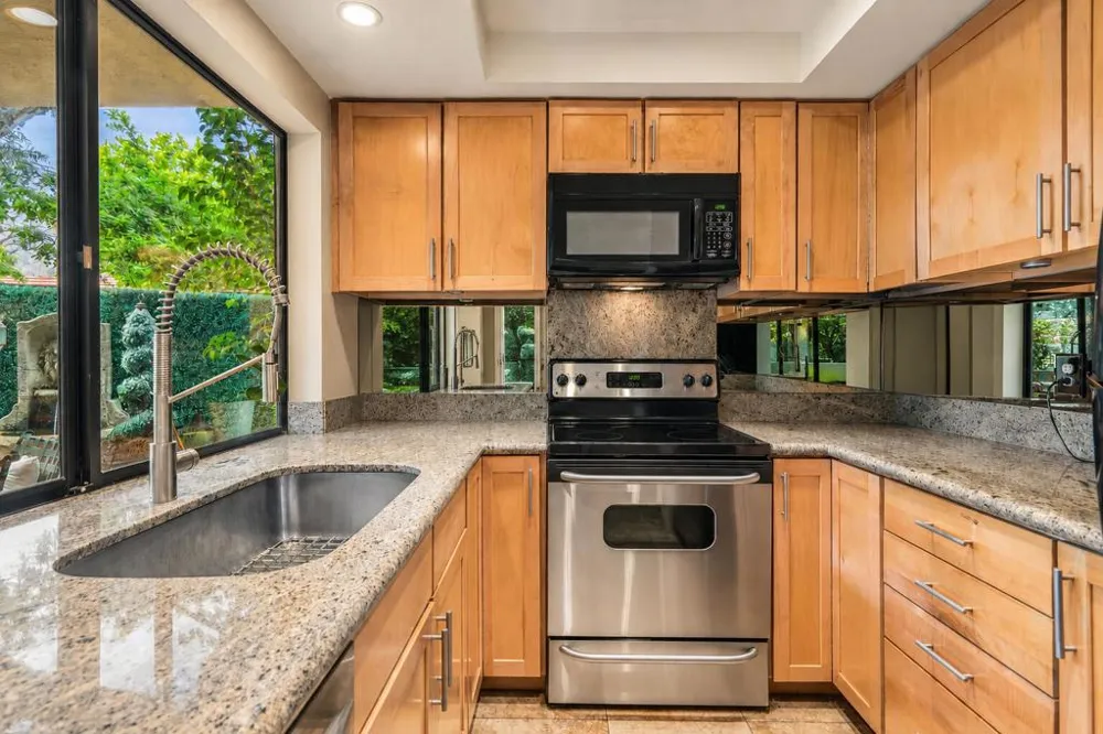2501 Indian Canyon Drive #603 Palm Springs, CA 92262
