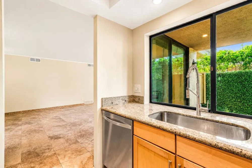 2501 Indian Canyon Drive #603 Palm Springs, CA 92262