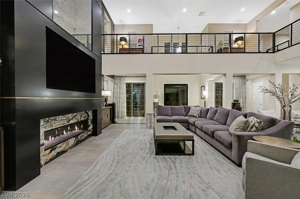 24 OLYMPIA RIDGE DRIVE Las Vegas, NV 89141