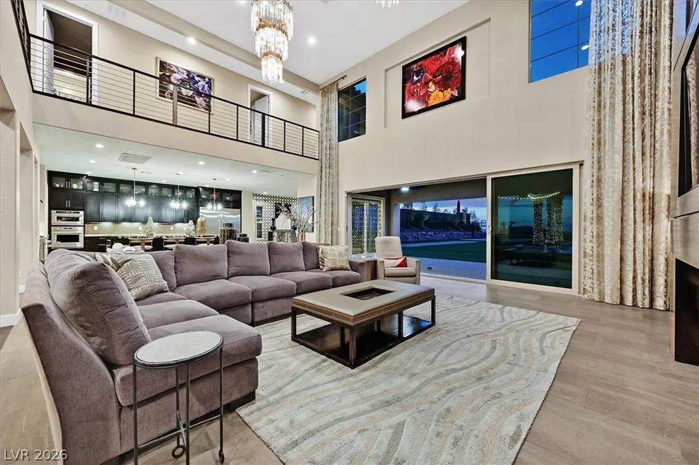 24 OLYMPIA RIDGE DRIVE Las Vegas, NV 89141