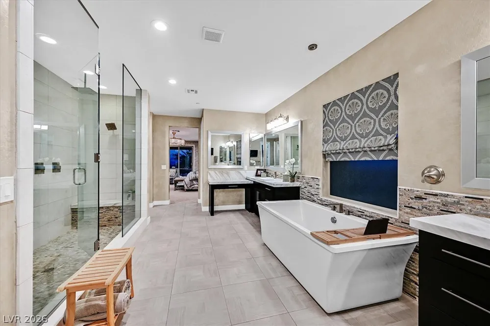 24 OLYMPIA RIDGE DRIVE Las Vegas, NV 89141
