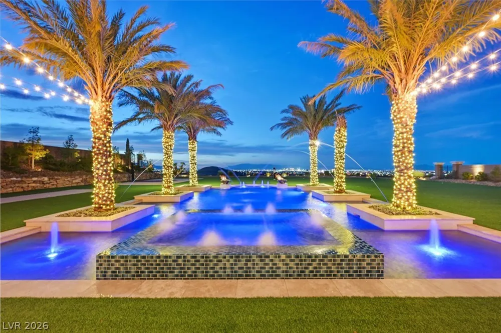 24 OLYMPIA RIDGE DRIVE Las Vegas, NV 89141