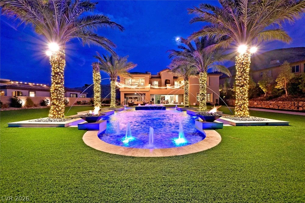 24 OLYMPIA RIDGE DRIVE Las Vegas, NV 89141