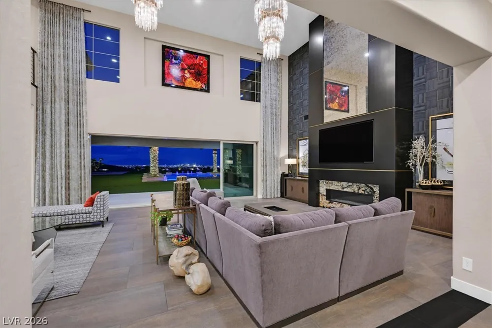 24 OLYMPIA RIDGE DRIVE Las Vegas, NV 89141