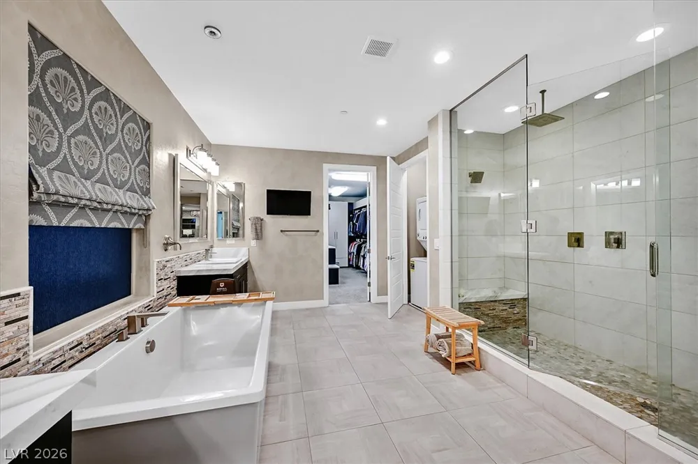 24 OLYMPIA RIDGE DRIVE Las Vegas, NV 89141