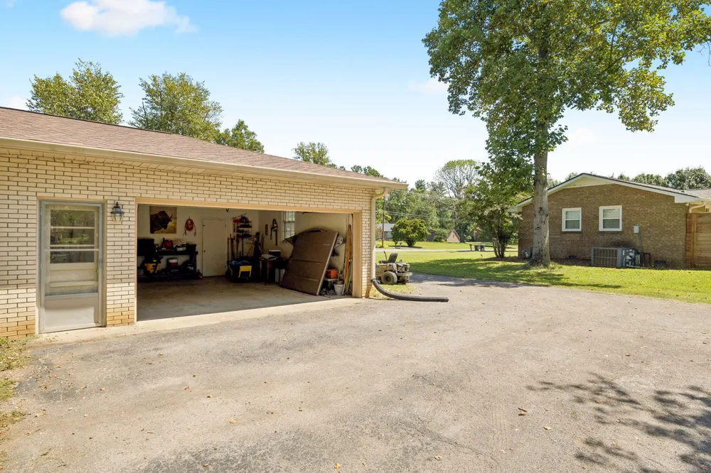 130 Glenn Hill Dr Hendersonville, TN 37075