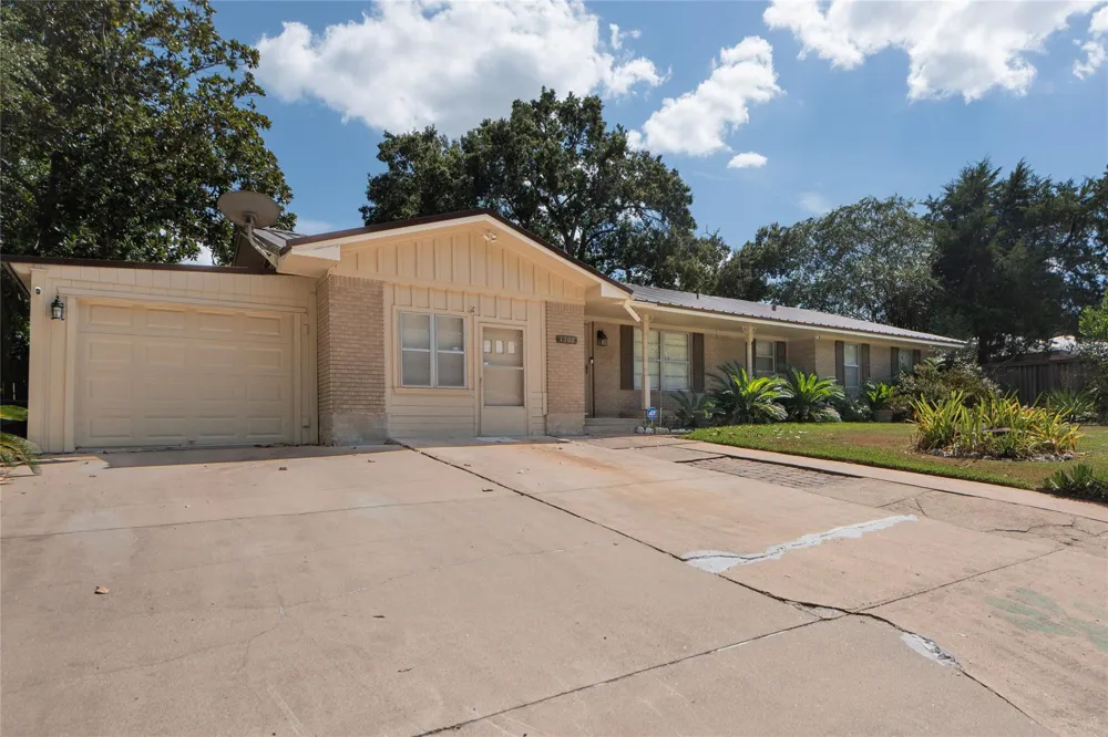 1507 Meadow Lane Brenham, TX 77833