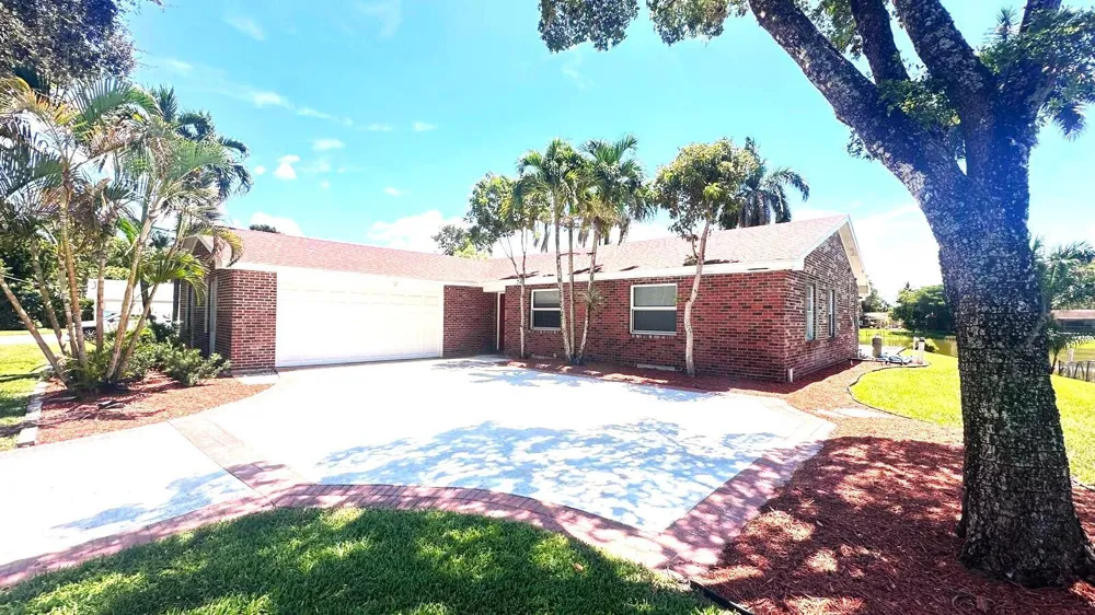 8102 PIONEER ROAD Royal Palm Beach, FL 33411