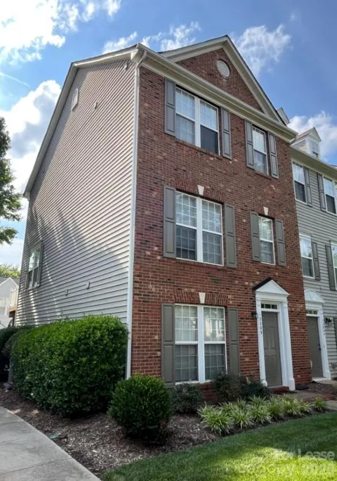 12003 Duke Lancaster Drive