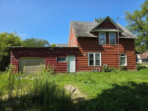 205 Main Street W