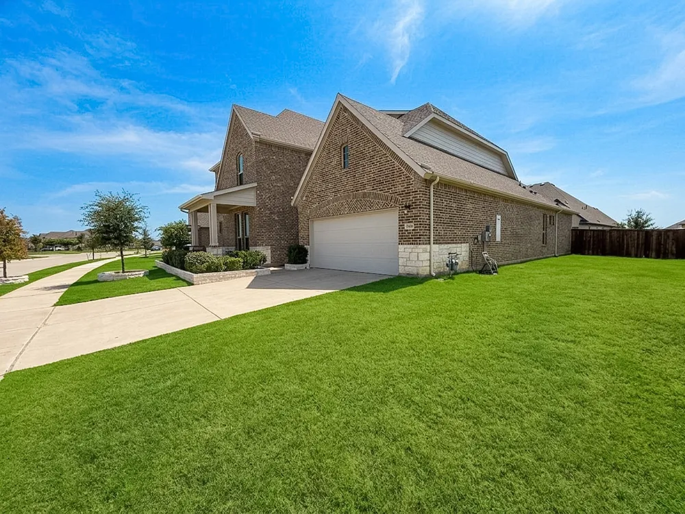 1708 Birch Street Mansfield, TX 76063