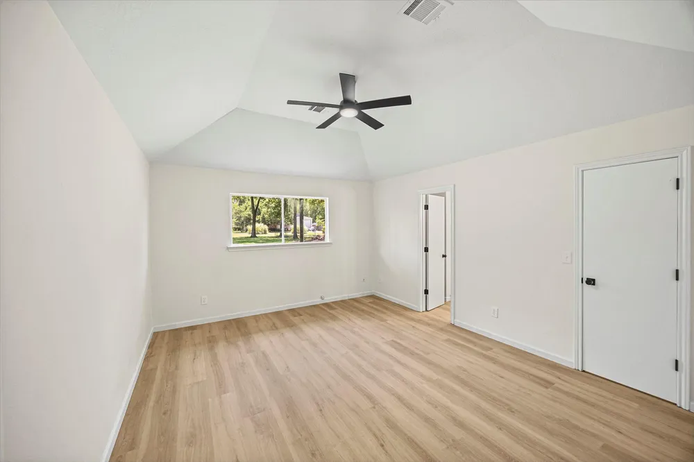 3115 Lake Breeze Lane Crosby, TX 77532