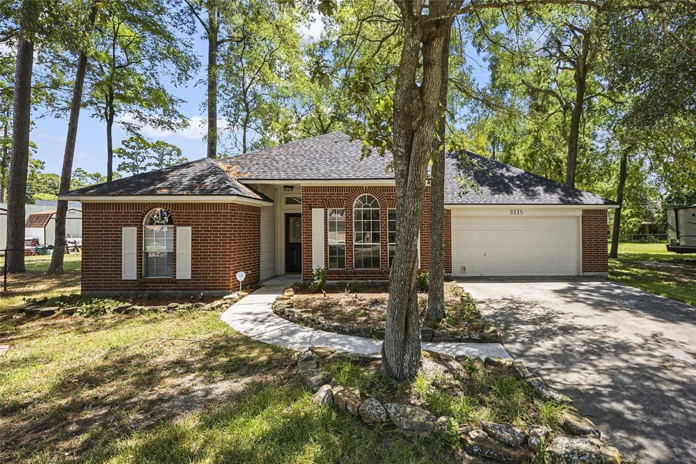 3115 Lake Breeze Lane Crosby, TX 77532