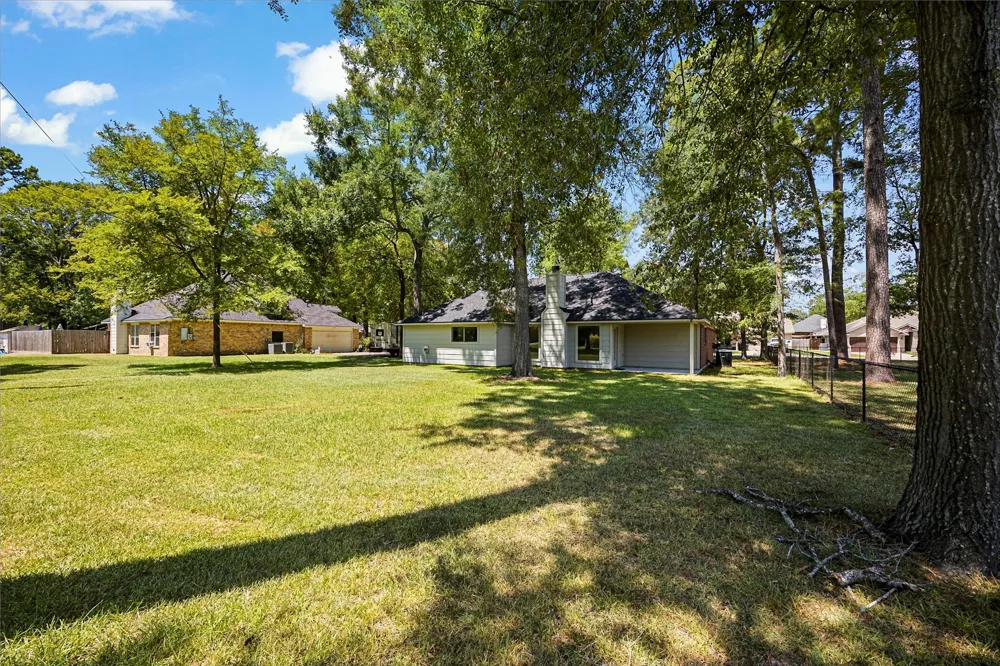 3115 Lake Breeze Lane Crosby, TX 77532