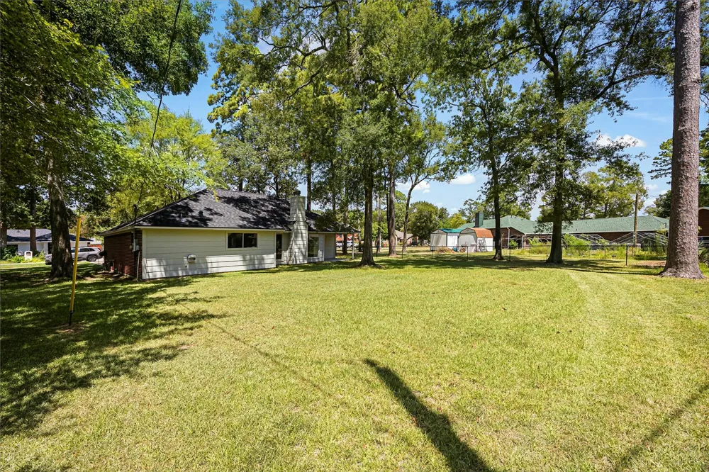 3115 Lake Breeze Lane Crosby, TX 77532