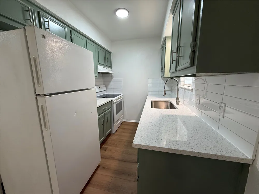 1009 Alex Street #B Lockhart, TX 78644