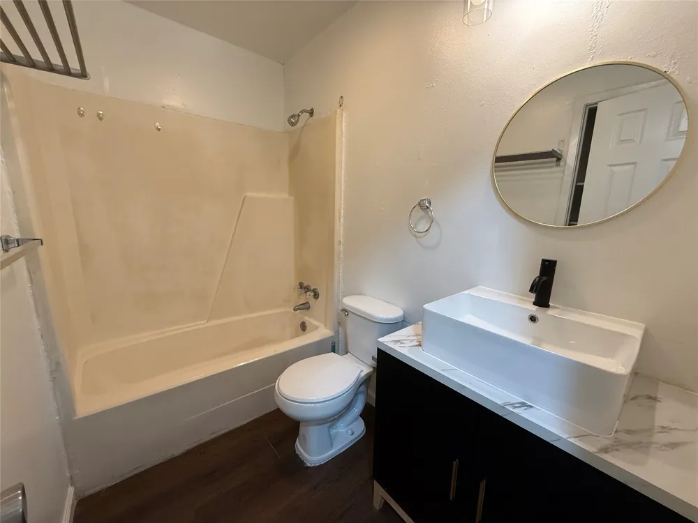1009 Alex Street #B Lockhart, TX 78644