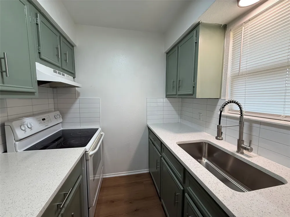 1009 Alex Street #B Lockhart, TX 78644