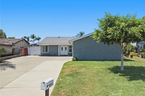1554 S Cypress