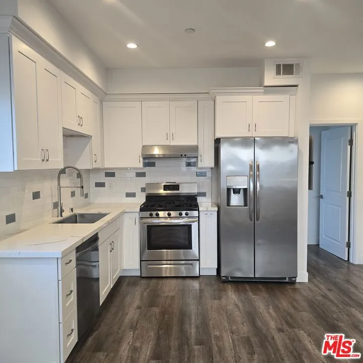 5242 Tilden Avenue #5244 Los Angeles, CA 91401