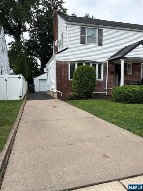 62 Reid Avenue