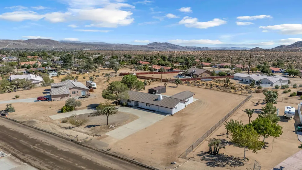 58406 Joshua Lane Yucca Valley, CA 92284