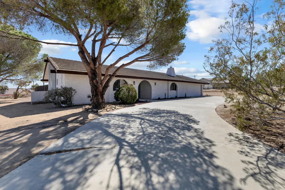 58406 Joshua Lane Yucca Valley, CA 92284