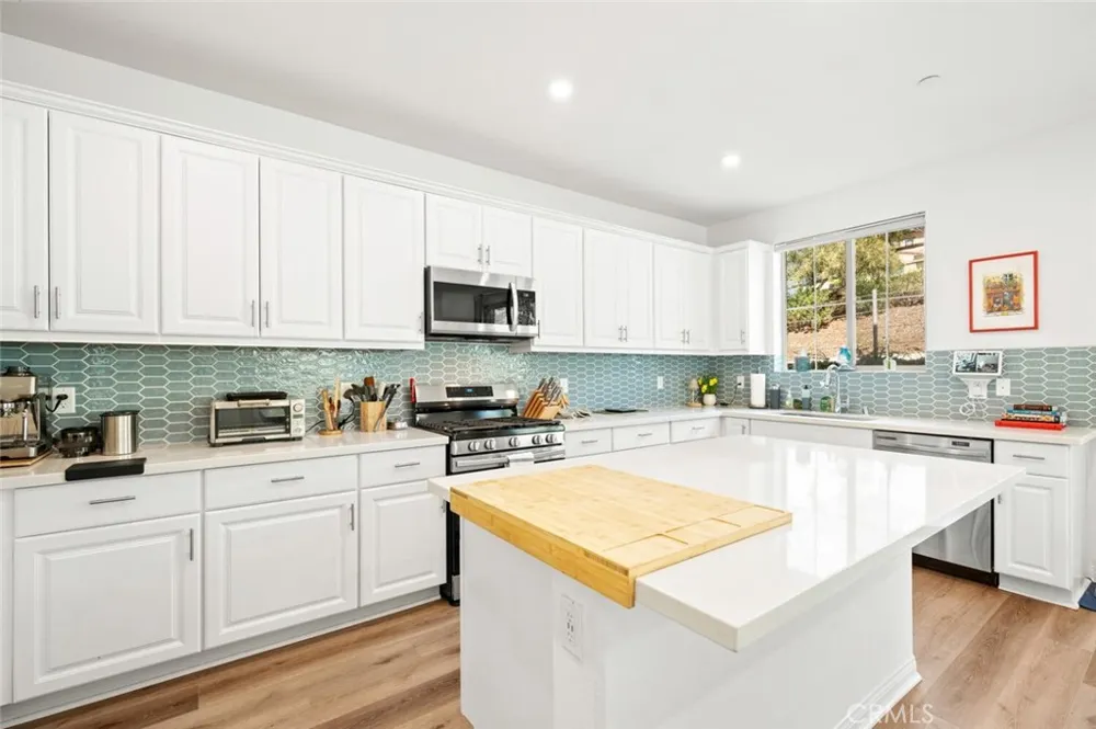 1852 Red Willow Oceanside, CA 92056