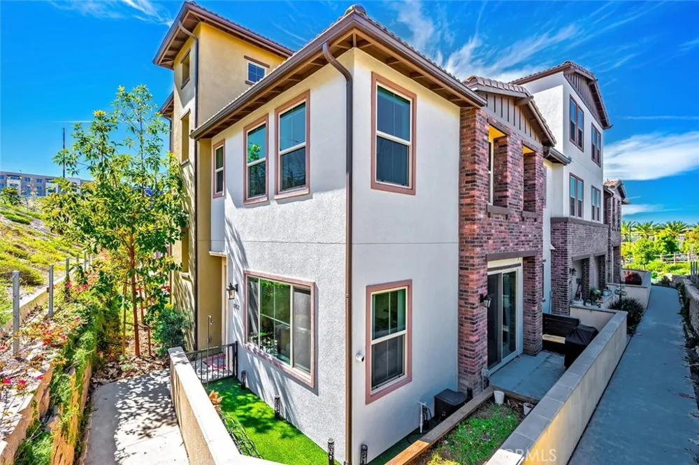 1852 Red Willow Oceanside, CA 92056
