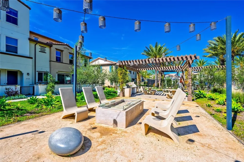 1852 Red Willow Oceanside, CA 92056