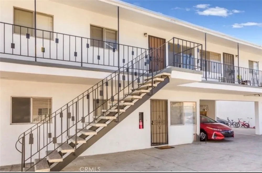 6851 Agnes Avenue #2 North Hollywood, CA 91605