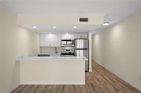 260 Southbay Drive #207