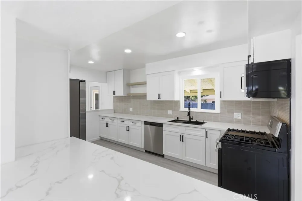371 E Mariposa Drive Rialto, CA 92376
