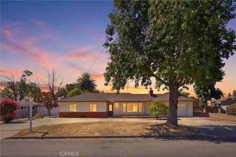 371 E Mariposa Drive
