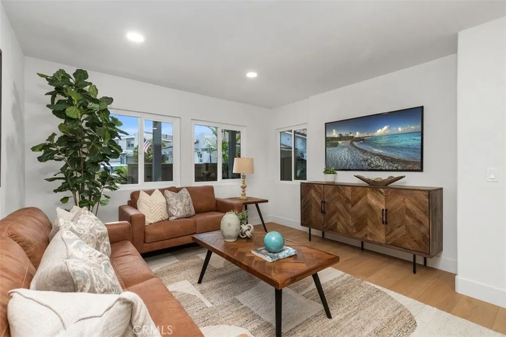 18456 Gina Lane Huntington Beach, CA 92646