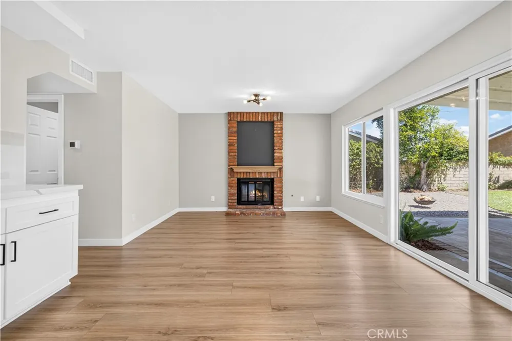 25768 Miguel Court Valencia, CA 91355