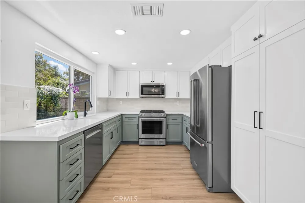 25768 Miguel Court Valencia, CA 91355