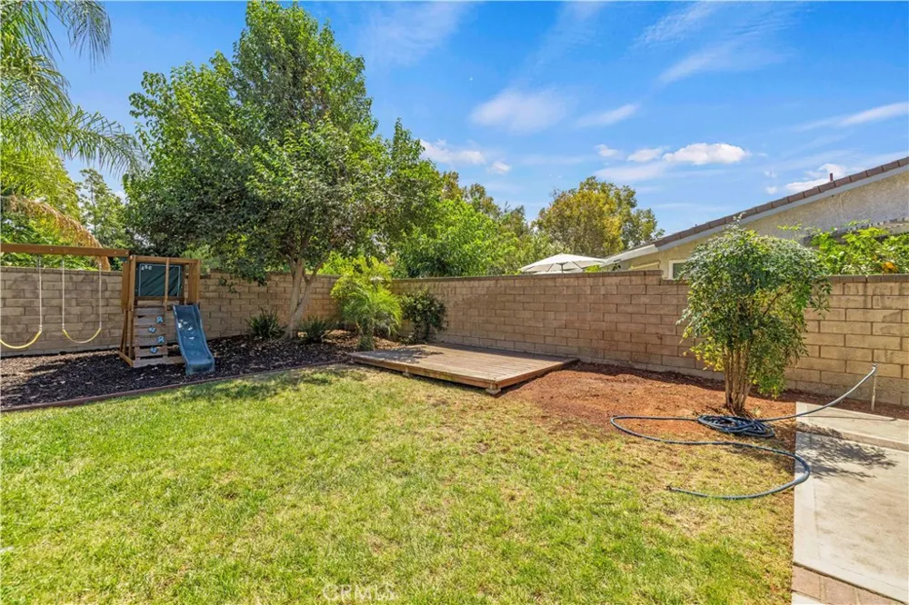 25768 Miguel Court Valencia, CA 91355