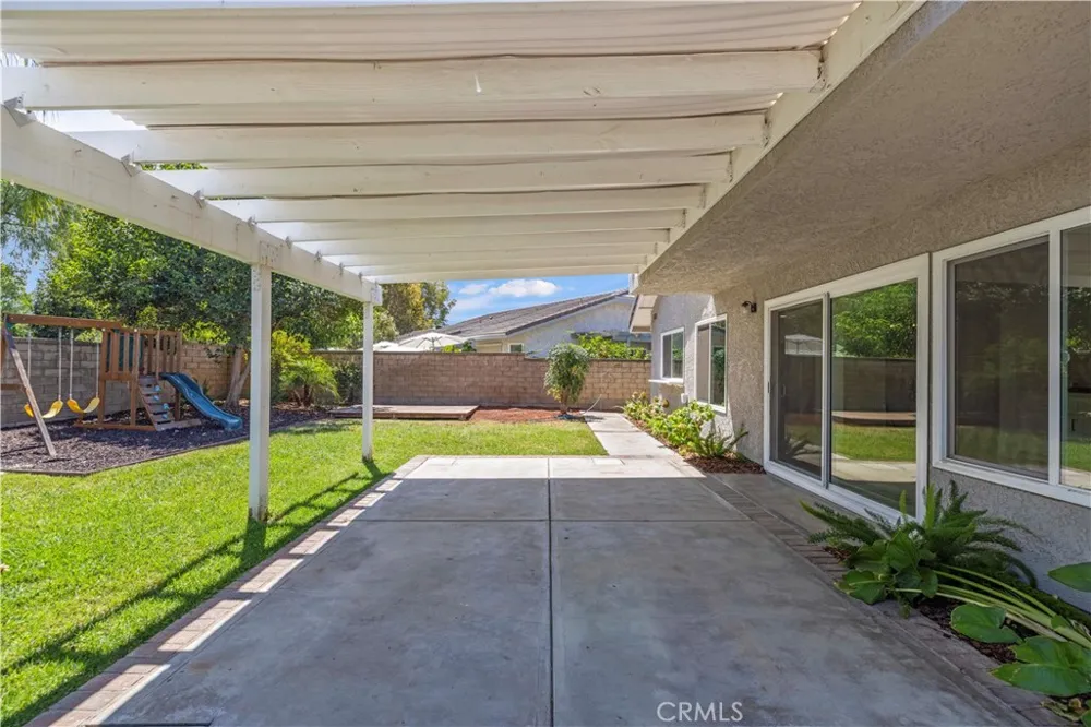 25768 Miguel Court Valencia, CA 91355