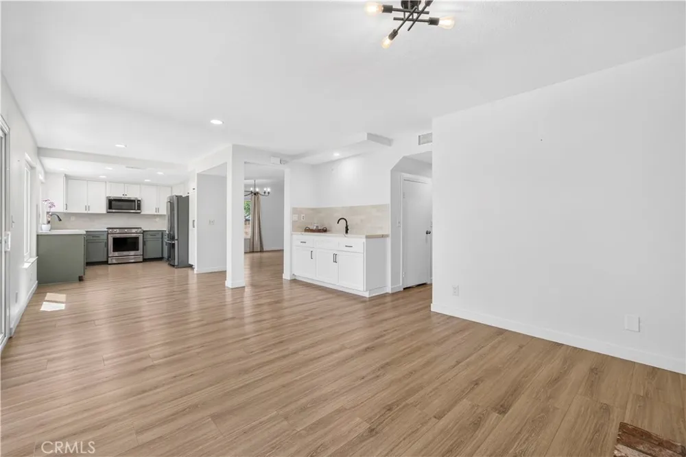 25768 Miguel Court Valencia, CA 91355