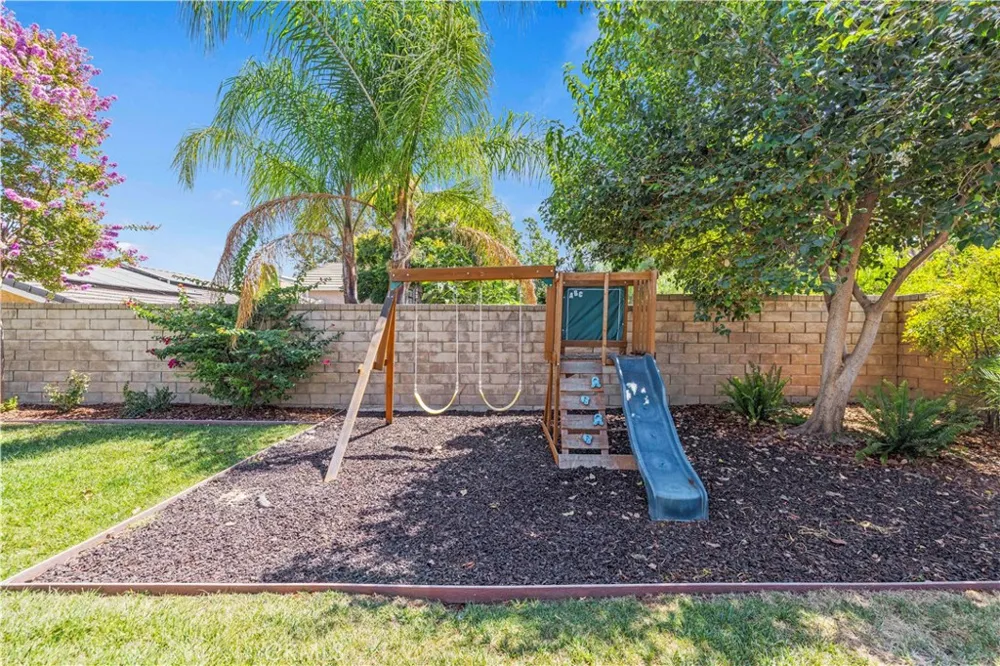25768 Miguel Court Valencia, CA 91355