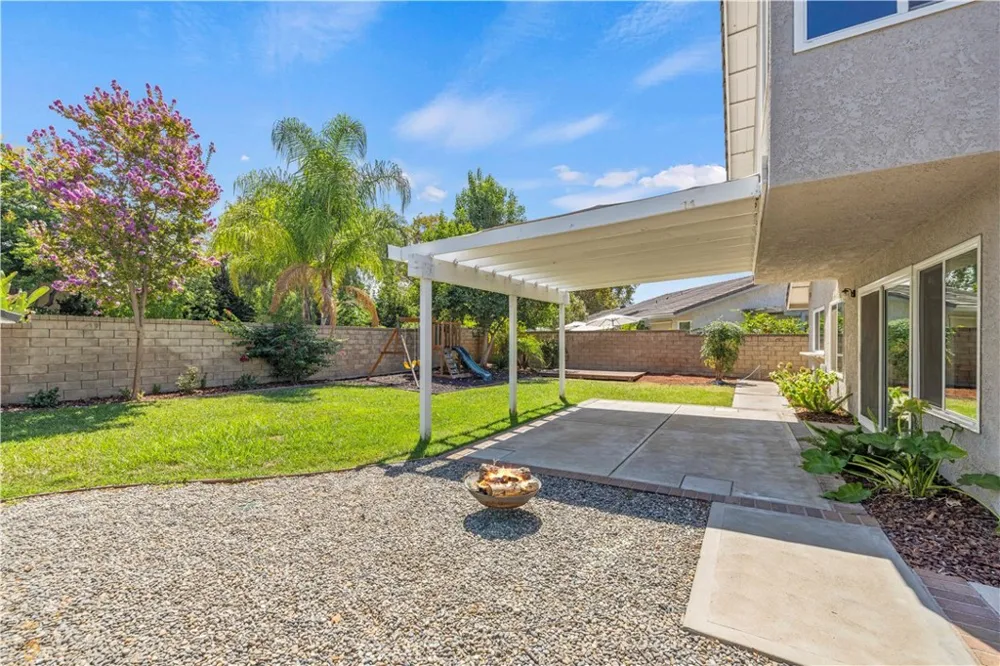 25768 Miguel Court Valencia, CA 91355